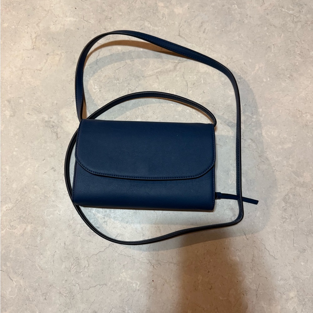 Elegant Navy Blue Vera Wang Crossbody Bag